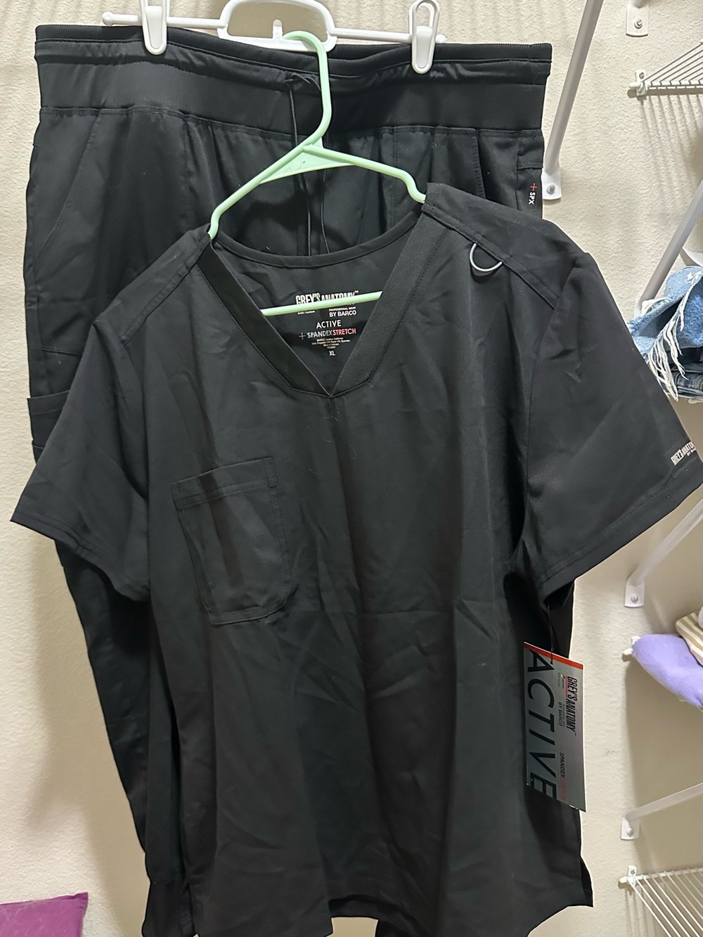 Grey's Anatomy Spandex Stretch Scrub Top and Jogger Bottoms Set